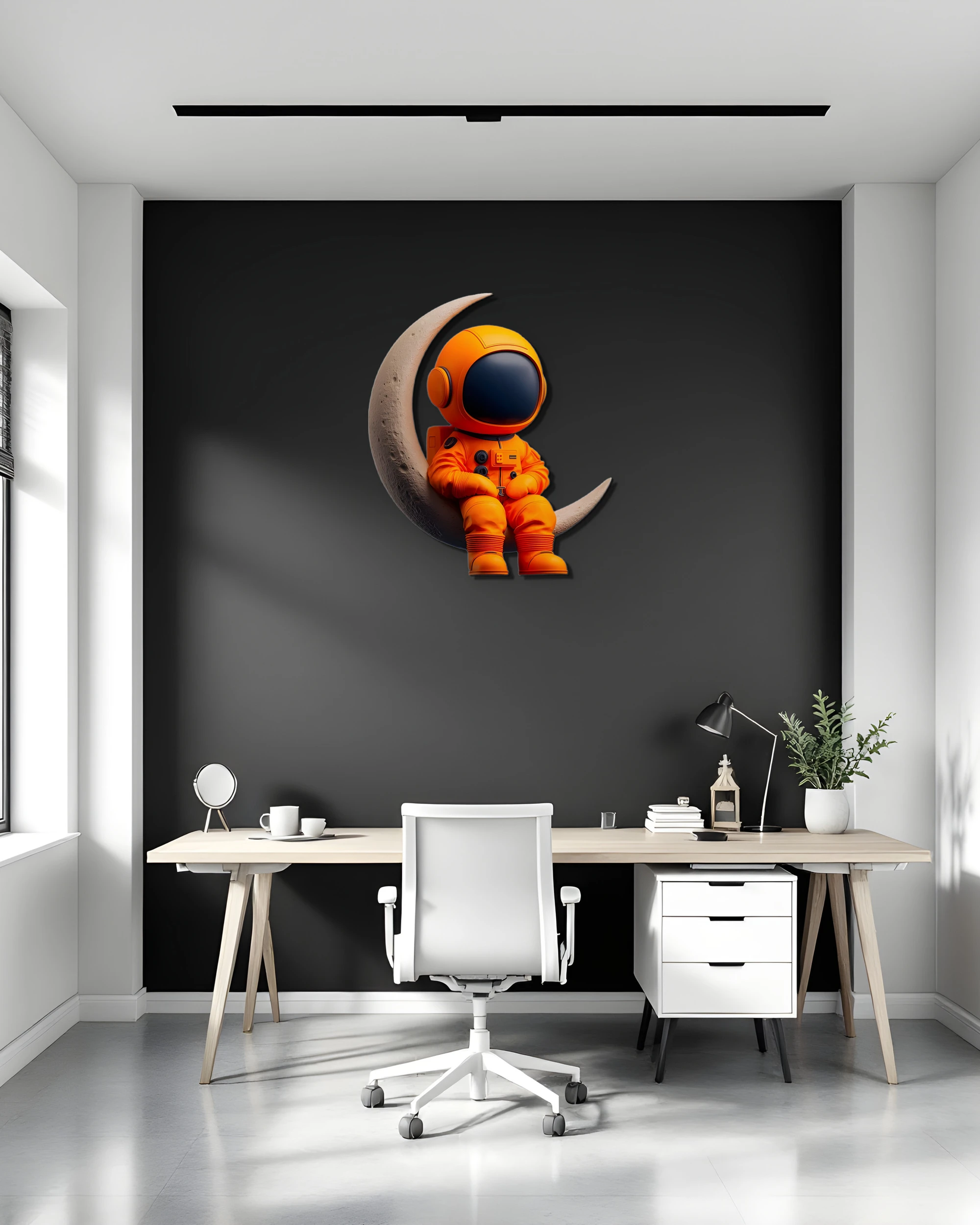 Turuncu Astronot Figürlü Ay Metal Tablo – ofis duvarında