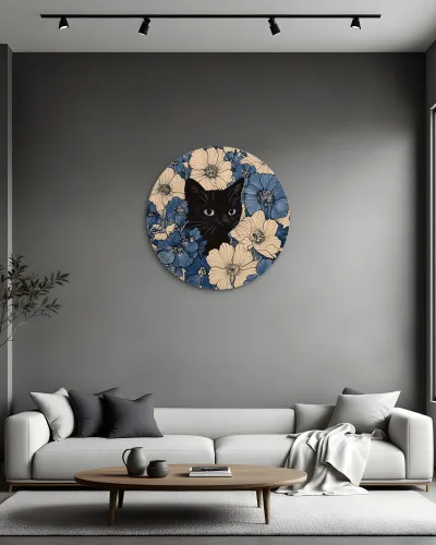 Çiçekler Arasında Siyah Kedi Metal Tablo – salon duvarında