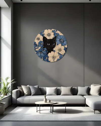 Çiçekler Arasında Siyah Kedi Metal Tablo – salon duvarında