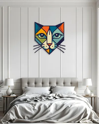 Geometrik Kedi Yüzü Renkli Metal Tablo – yatak odası duvarında