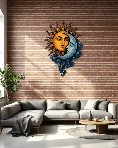 Güneş ve Ay Yüzlü Mistik Metal Tablo – salon duvarında