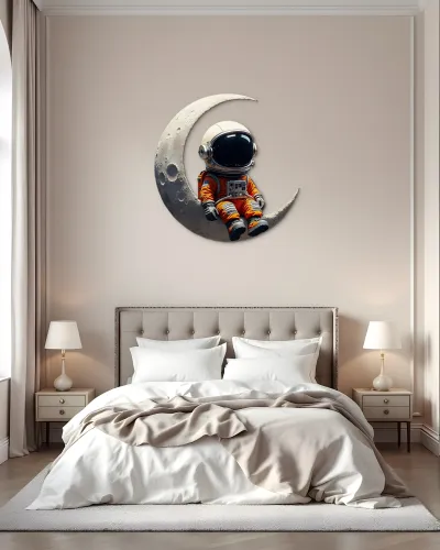 Hilal Ayda Oturan Astronot Metal Tablo – yatak odası duvarında