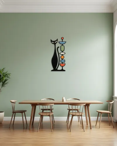 Retro Kedi ve Renkli Totem Figürlü Metal Tablo – duvarda görünüm
